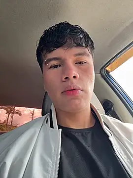 Logan smith1 online show from December 3, 6:03 pm