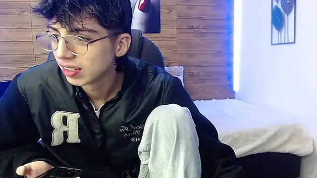 jhoellx online show from December 13, 12:50 pm