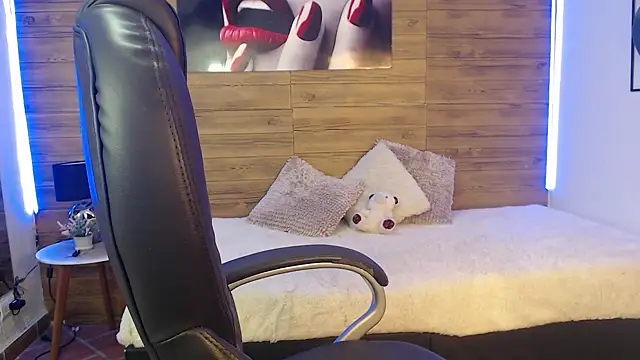 jhoellx online show from December 12, 12:44 pm