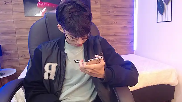 jhoellx online show from December 6, 12:49 pm