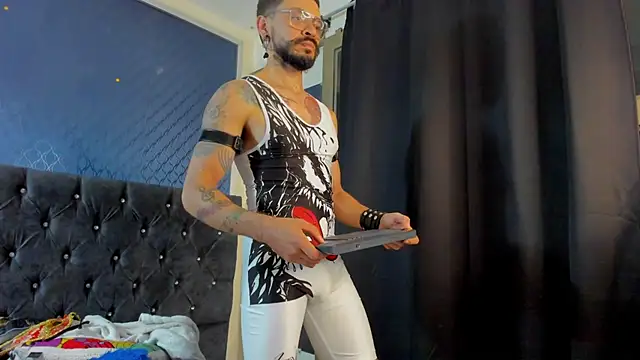 leondevereda online show from February 23, 11:58 pm