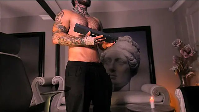 Snapshot of LeoSalvatore_ chatting on December 19, 8:02 pm LeoSalvatore  online show from December 19, 8:02 pm