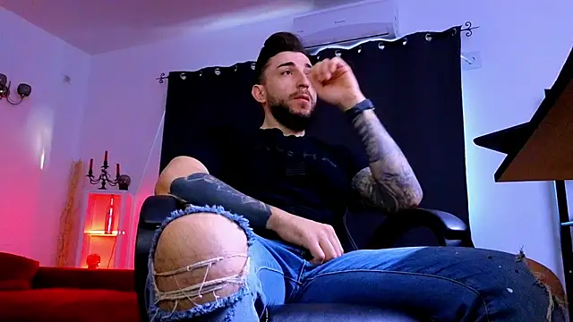 MightyAaron66 online show from March 26, 5:11 am