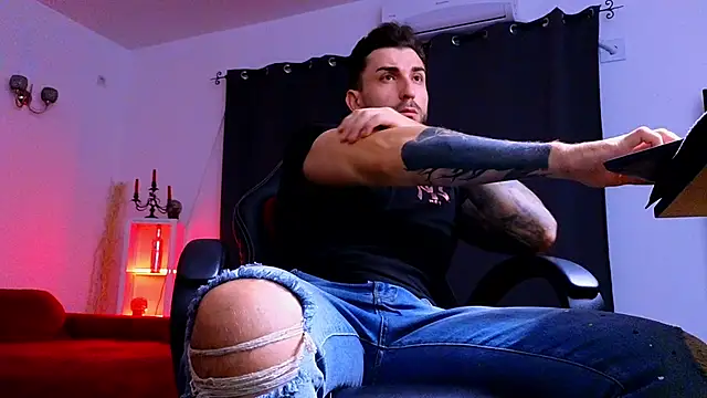 MightyAaron66 online show from November 5, 4:25 am