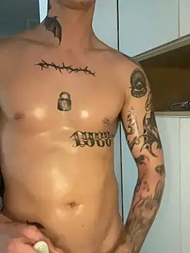 Snapshot of FakkaKaine_ chatting on February 20, 9:42 pm FakkaKaine online show from February 20, 9:42 pm