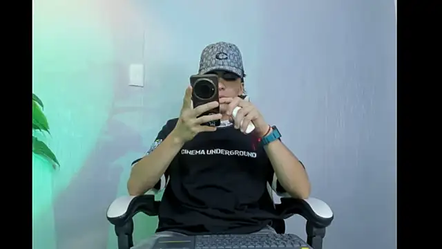 HeellBoy  online show from November 26, 2:47 am