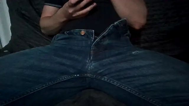 pierre92000a online show from April 3, 6:15 pm