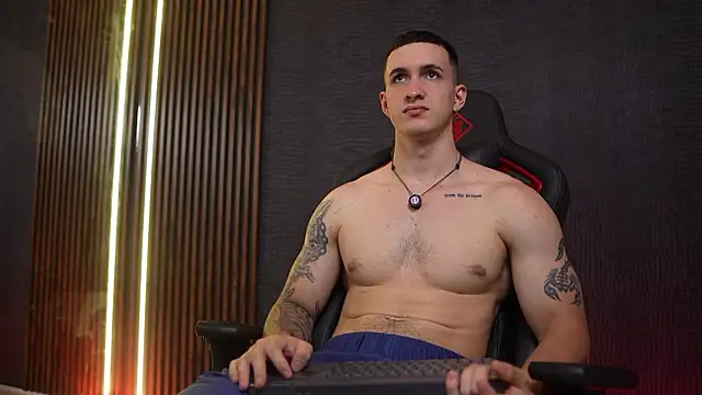 JacksonOlsenn online show from March 2, 9:00 pm