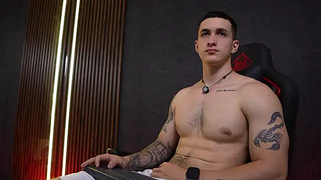 JacksonOlsenn online show from February 2, 9:56 pm