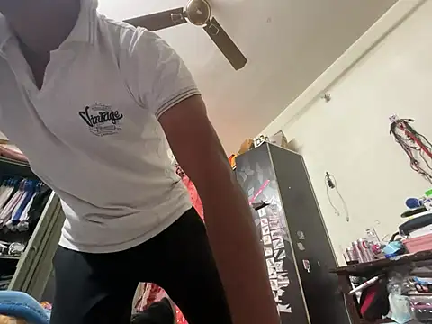 Snapshot of SammyChocolateIndian chatting on January 22, 5:48 am SammyChocolateIndian online show from January 22, 5:48 am