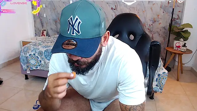 hanz col online show from December 2, 6:22 pm