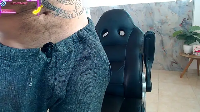 hanz col online show from October 31, 12:08 pm