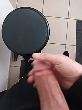 casper0303 online show from February 14, 9:34 am