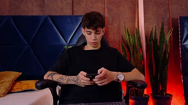 Lion Foster01 online show from December 13, 9:54 pm