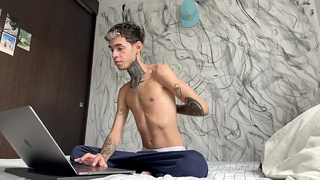 Saturno v online show from March 31, 11:12 am