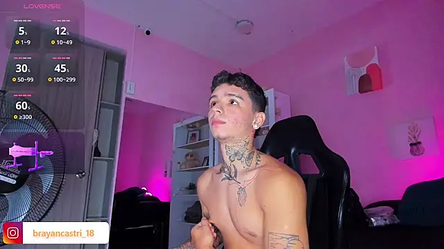 Ian Castillo  online show from October 25, 11:56 am