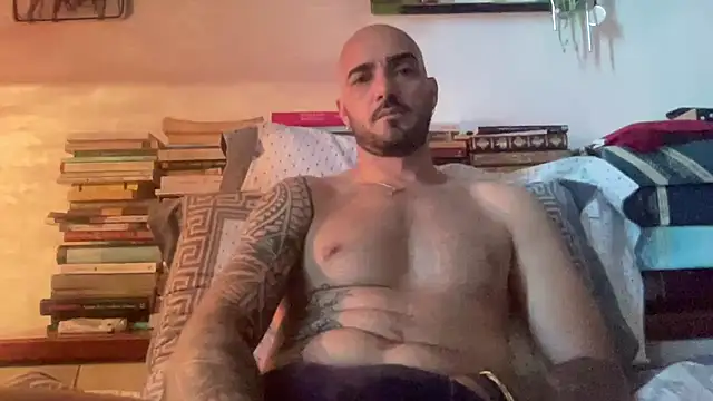 alessandromori91 online show from May 27, 4:53 am