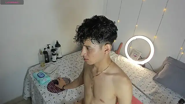 Benjamin Buster online show from September 25, 4:11 am