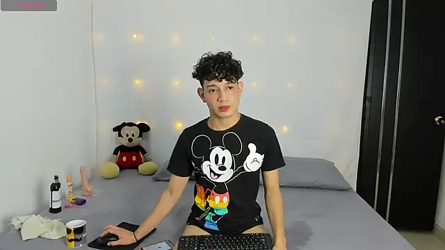 Benjamin Buster online show from December 7, 12:09 am