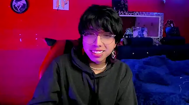 Snapshot of AnggelONfiree chatting on December 17, 10:22 pm AnggelONfiree online show from December 17, 10:22 pm