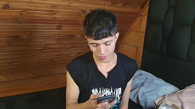 Justyn Ross online show from October 31, 11:08 pm