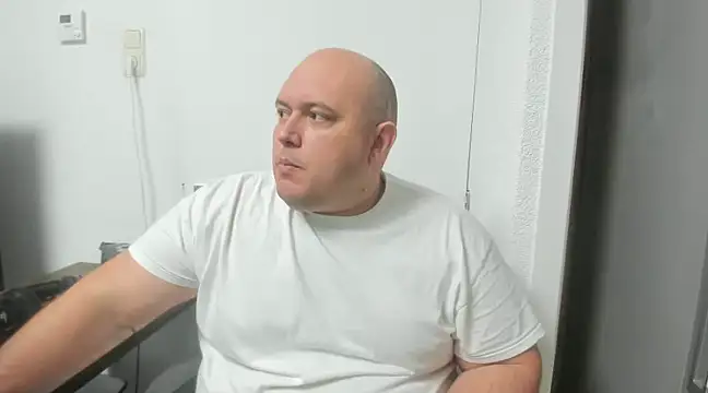 BigromeoXX online show from December 31, 3:09 pm