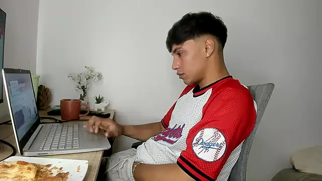 jonmaykolrose online show from October 22, 8:00 pm