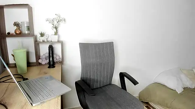 jonmaykolrose online show from October 26, 3:19 am