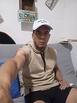 latinmartin73 online show from November 8, 9:18 pm