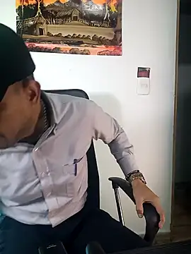 Snapshot of latinmartin73 chatting on February 26, 12:05 am latinmartin73 online show from February 26, 12:05 am
