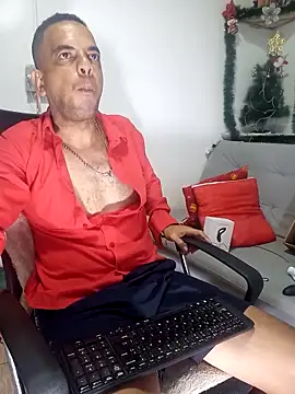 Snapshot of latinmartin73 chatting on December 28, 1:18 am latinmartin73 online show from December 28, 1:18 am