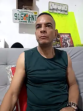Snapshot of latinmartin73 chatting on September 12, 1:16 am latinmartin73 online show from September 12, 1:16 am
