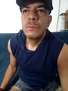 Snapshot of latinmartin73 chatting on March 1, 2:44 pm latinmartin73 online show from March 1, 2:44 pm