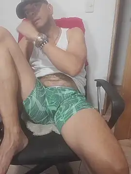 latinmartin73 online show from January 16, 12:46 am