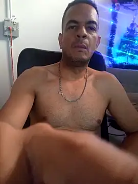 Snapshot of latinmartin73 chatting on December 8, 4:18 pm latinmartin73 online show from December 8, 4:18 pm