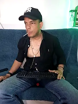 Snapshot of latinmartin73 chatting on January 26, 2:56 am latinmartin73 online show from January 26, 2:56 am