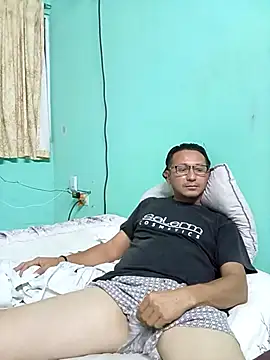 Andresguz35 online show from March 21, 3:32 am