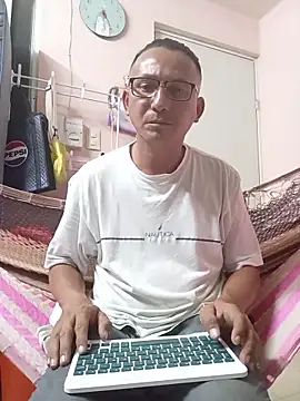 Andresguz35 online show from November 3, 3:54 am