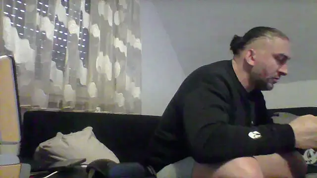 Snapshot of NewyorkDimi chatting on March 9, 5:44 am NewyorkDimi online show from March 9, 5:44 am