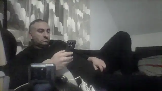 Snapshot of NewyorkDimi chatting on December 25, 4:01 am NewyorkDimi online show from December 25, 4:01 am