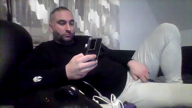 Snapshot of NewyorkDimi chatting on December 6, 3:30 am NewyorkDimi online show from December 6, 3:30 am