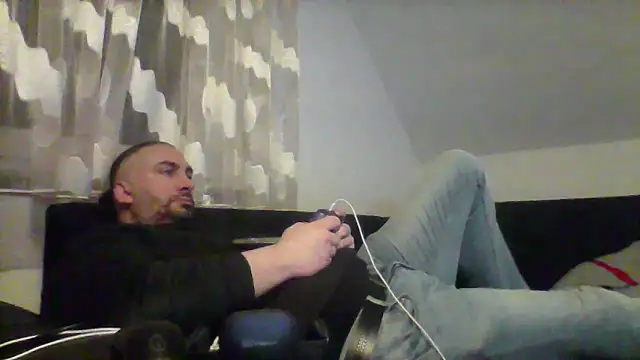 Snapshot of NewyorkDimi chatting on March 1, 2:26 am NewyorkDimi online show from March 1, 2:26 am