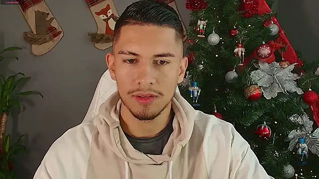 Aaronfox x online show from December 6, 8:40 pm