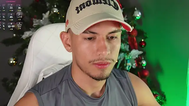 Aaronfox x online show from December 7, 10:39 pm