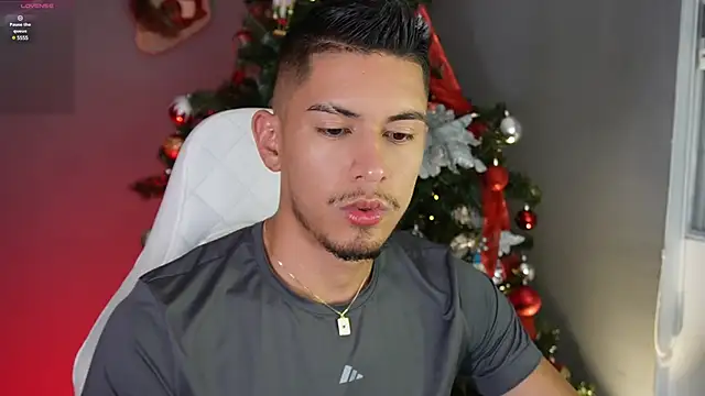 Aaronfox x online show from December 11, 11:32 pm