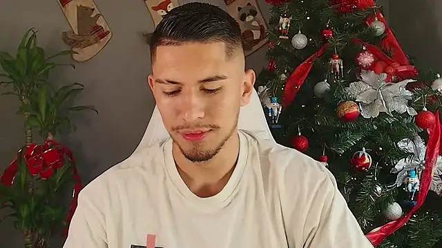 Aaronfox x online show from December 9, 7:46 pm