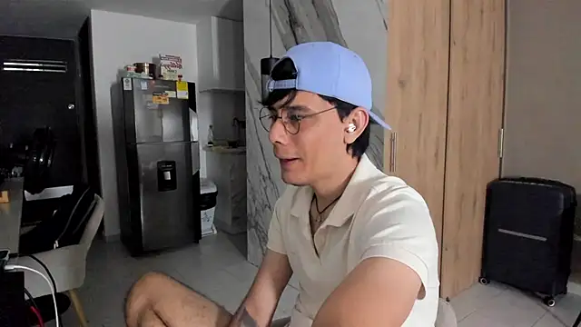 Huge latin cock online show from February 21, 10:26 pm