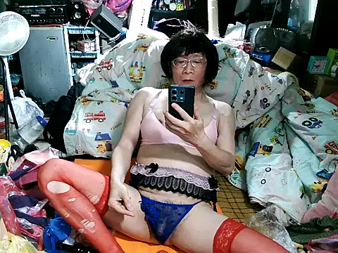 jamescheng27390 online show from April 14, 11:43 am