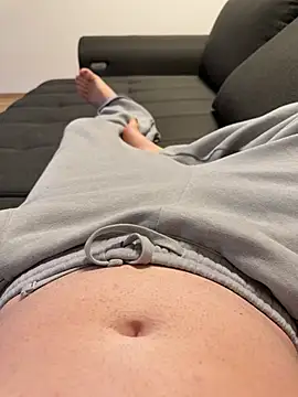 w12er online show from February 8, 6:34 pm