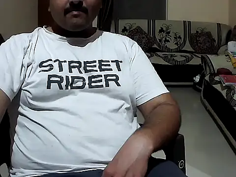 Akhil3290 online show from June 11, 6:06 pm